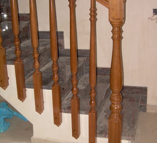 Balaustres de madera tallada para escalera, barandilla de escalera -   España